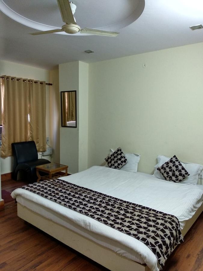 Hotel Ishwar Palace Jaipur Bagian luar foto